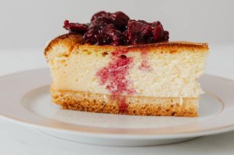 Why You Should Keep Cheesecake Factory Stock in Your Portfolio