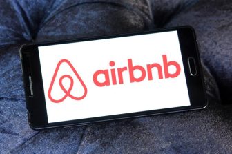 Airbnb Beats Q4 Earnings and Revenue Expectations, Shows Year-over-Year Growth