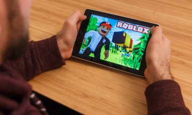 Roblox Reports Q2 Earnings in Line with Estimates, R...