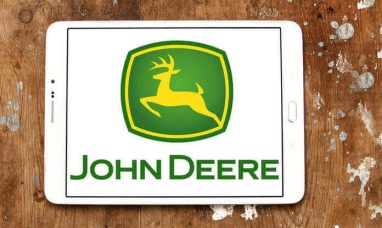 Deere & Company Experiences Growth Amid Cost Ch...