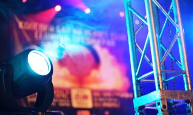 Epson Helps Families Host Movie Nights Under the Sta...