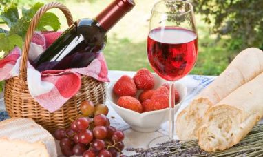 Woodlife Farm Market in the Berkshires Experiences G...
