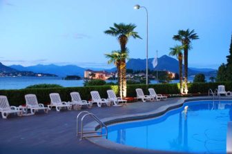 Unifor members at two GTA hotels vote to strike if necessary