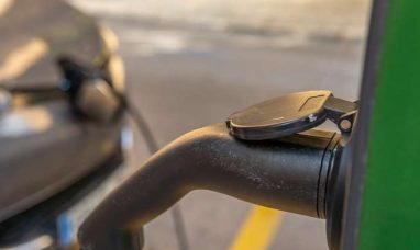 In HelloNation, Auto Industry Experts David Mantz an...