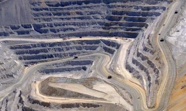 GOLD STRATEGY ANNOUNCES OPTION GRANT